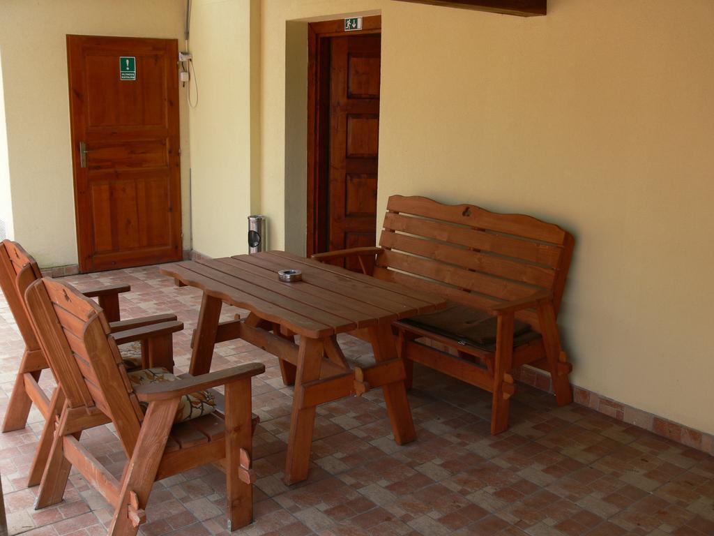 Salas-Partizánske Exterior photo
